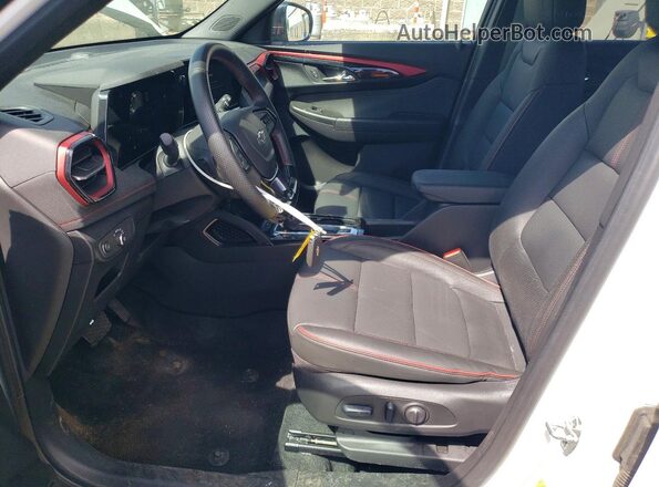 KL79MTSL5RB095335 2024 CHEVROLET TRAILBLAZER White Front interior view