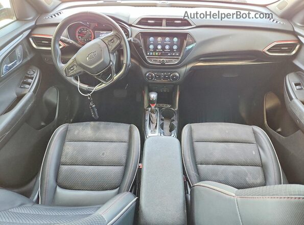 KL79MTSL8MB123086 2021 CHEVROLET TRAILBLAZER Красный Вид панели приборов