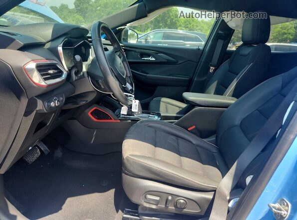 KL79MUSL0PB041055 2023 CHEVROLET TRAILBLAZER Blue Widok wnętrza z przodu
