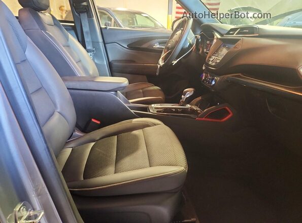 KL79MUSL1PB097425 2023 CHEVROLET TRAILBLAZER Gray წინა სალონის ხედი