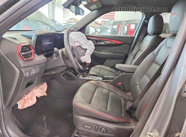 KL79MUSL1SB009014 2025 CHEVROLET TRAILBLAZER Gray Vista interior delantera