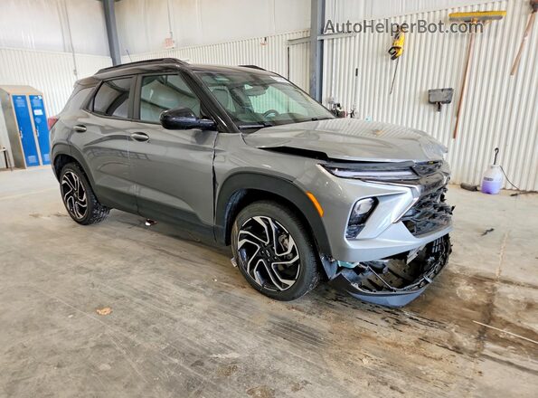 KL79MUSL1SB009014 2025 CHEVROLET TRAILBLAZER Gray Delantero derecho