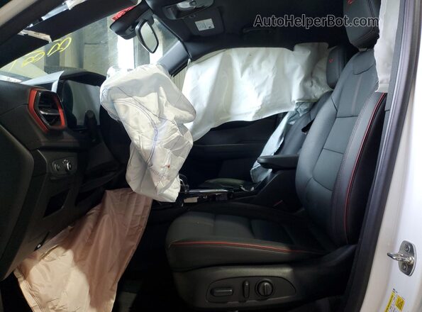 KL79MUSL3RB061156 2024 CHEVROLET TRAILBLAZER White Widok wnętrza z przodu