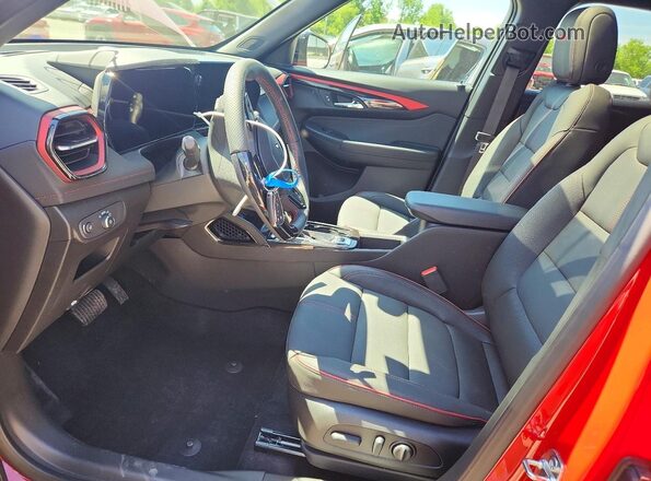 KL79MUSL4TB044440 2026 CHEVROLET TRAILBLAZER Red წინა სალონის ხედი