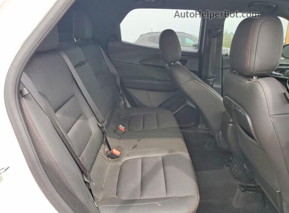 KL79MUSL6NB016397 2022 CHEVROLET TRAILBLAZER White Widok wnętrza z tyłu