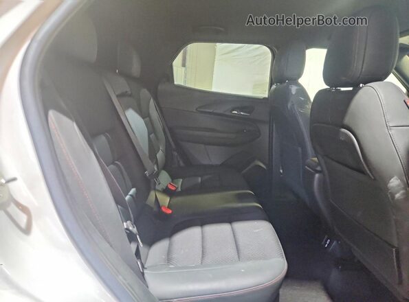 KL79MUSL6NB133431 2022 CHEVROLET TRAILBLAZER White Widok wnętrza z tyłu