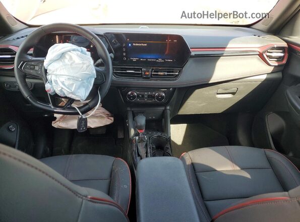 KL79MUSL8SB033276 2025 CHEVROLET TRAILBLAZER Maroon Առջևի վահանակի տեսք