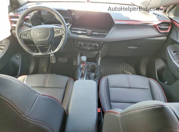 KL79MUSLXSB066960 2025 CHEVROLET TRAILBLAZER Черный Вид панели приборов
