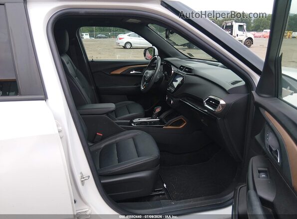 KL79MVSL2NB135831 2022 CHEVROLET TRAILBLAZER White Вид салону спереду