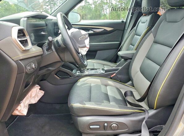 KL79MVSL2RB098558 2024 CHEVROLET TRAILBLAZER Gray წინა სალონის ხედი