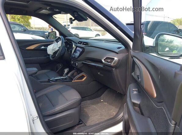 KL79MVSL4PB122131 2023 CHEVROLET TRAILBLAZER Белый Вид салона спереди