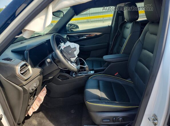 KL79MVSL5RB080202 2024 CHEVROLET TRAILBLAZER Белый Вид салона спереди