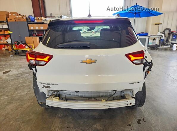 KL79MVSL8MB158884 2021 CHEVROLET TRAILBLAZER White Вид ззаду