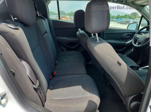 KL7CJKSB1JB721919 2018 CHEVROLET TRAX White უკანა სალონის ხედი