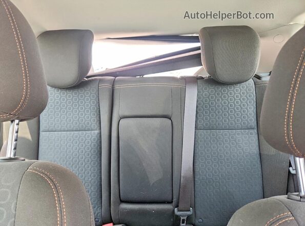 KL7CJKSB1JB721919 2018 CHEVROLET TRAX White უკანა სავარძლების ხედი