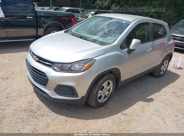 KL7CJKSB2JB612384 2018 CHEVROLET TRAX Silver Առջևի ձախ երեք քառորդ տեսարան
