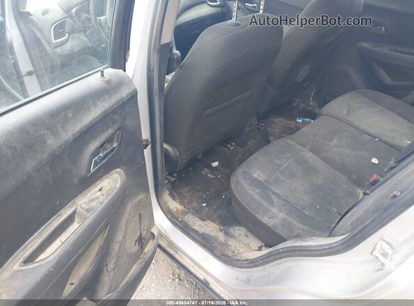 KL7CJKSB2JB612384 2018 CHEVROLET TRAX Silver Սալոնի հետևի տեսք