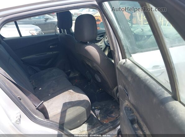 KL7CJKSB2JB612384 2018 CHEVROLET TRAX Silver VIN կոդի պիտակի տեսք
