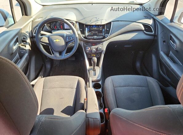 KL7CJKSB2JB721976 2018 CHEVROLET TRAX White წინა პანელის ხედი