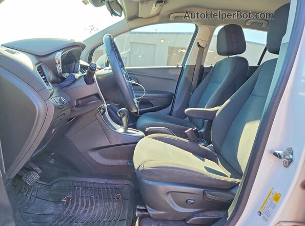 KL7CJKSB2JB721976 2018 CHEVROLET TRAX White წინა სალონის ხედი