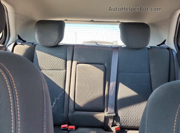 KL7CJKSB2JB721976 2018 CHEVROLET TRAX White უკანა სავარძლების ხედი