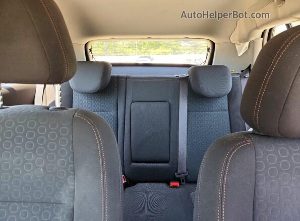 KL7CJKSB3HB225000 2017 CHEVROLET TRAX White Vista de los asientos traseros
