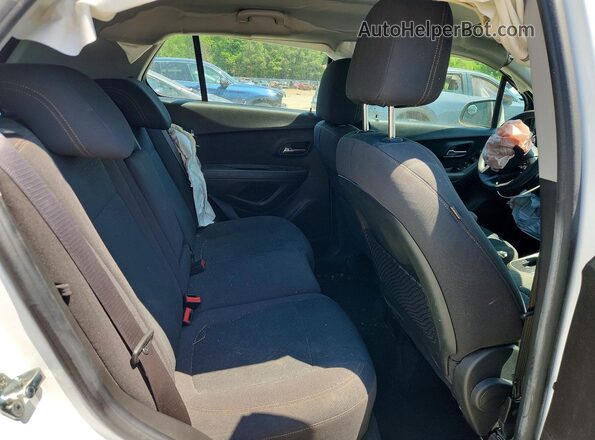 KL7CJKSB3HB225000 2017 CHEVROLET TRAX White Vista interior trasera