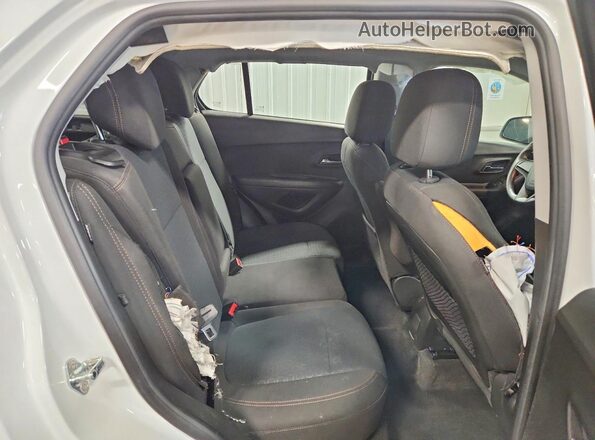 KL7CJKSB3LB051857 2020 CHEVROLET TRAX White უკანა სალონის ხედი