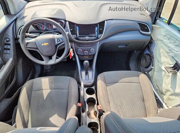 KL7CJKSB3LB323095 2020 CHEVROLET TRAX Silver Dashboard view