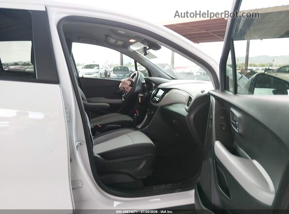 KL7CJKSB3MB305908 2021 CHEVROLET TRAX White წინა სალონის ხედი