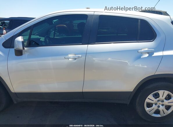 KL7CJKSB4JB608272 2018 CHEVROLET TRAX Серебряный 