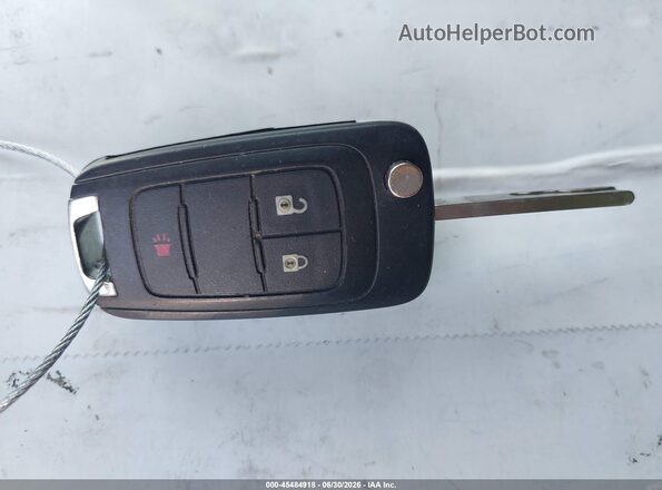 KL7CJKSB4JB608272 2018 CHEVROLET TRAX Серебряный Вид панели приборов