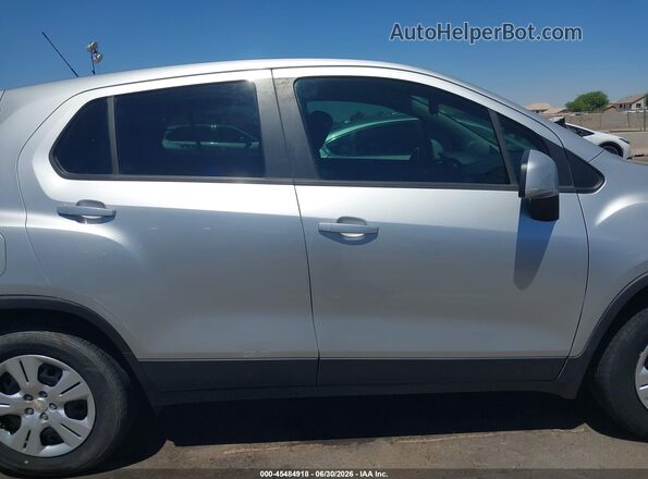 KL7CJKSB4JB608272 2018 CHEVROLET TRAX Серебряный Панорамный вид салона 360°