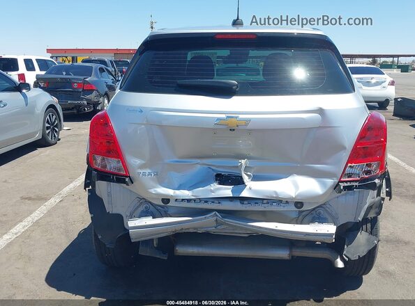 KL7CJKSB4JB608272 2018 CHEVROLET TRAX Серебряный 
