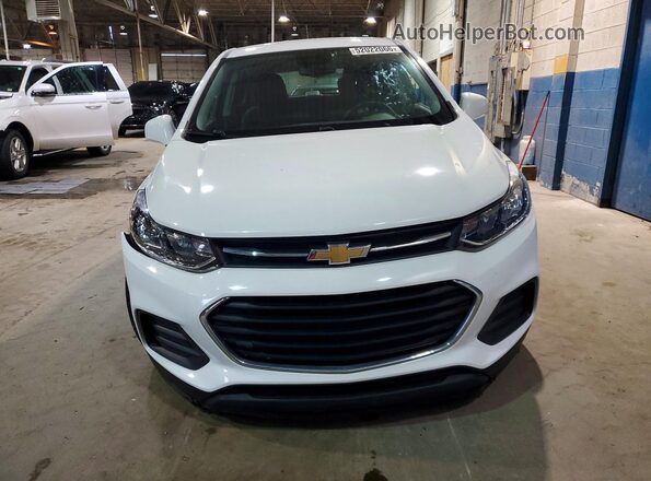 KL7CJKSB4JB722305 2018 CHEVROLET TRAX White Вид спереду