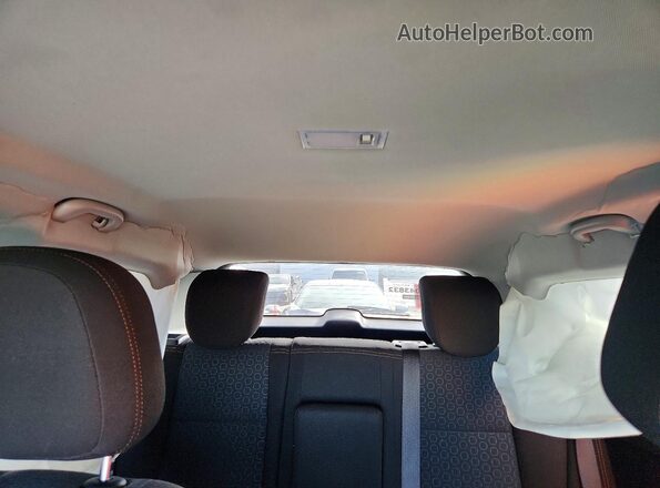 KL7CJKSB4LB031021 2020 CHEVROLET TRAX Silver Vista de los asientos traseros