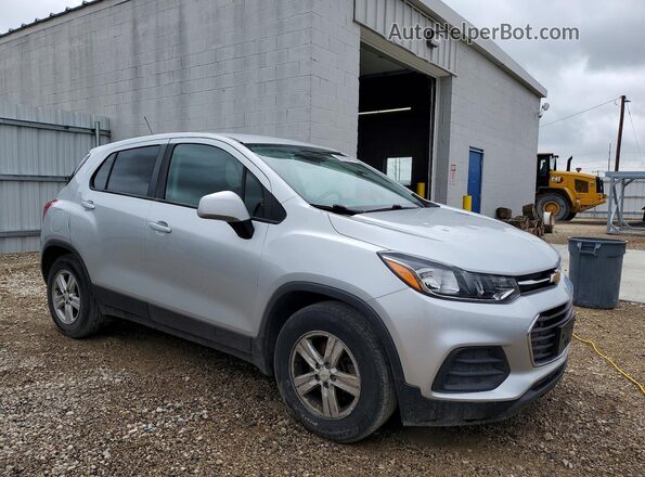 KL7CJKSB4LB323655 2020 CHEVROLET TRAX Серебряный Передняя правая четверть