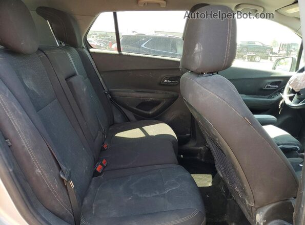 KL7CJKSB5LB036633 2020 CHEVROLET TRAX Silver Widok tylnych siedzeń