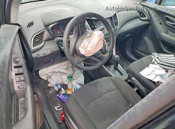 KL7CJKSB5LB082396 2020 CHEVROLET TRAX Черный Вид панели приборов