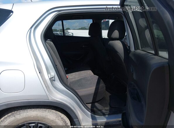 KL7CJKSB6JB548074 2018 CHEVROLET TRAX Серебряный Вид наклейки с VIN-кодом