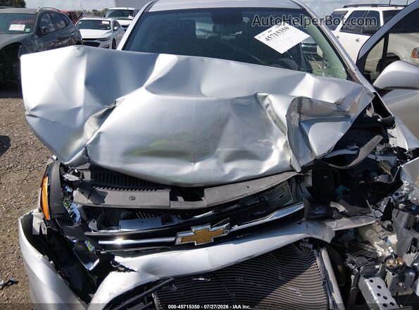 KL7CJKSB6JB548074 2018 CHEVROLET TRAX Серебряный Вид сзади