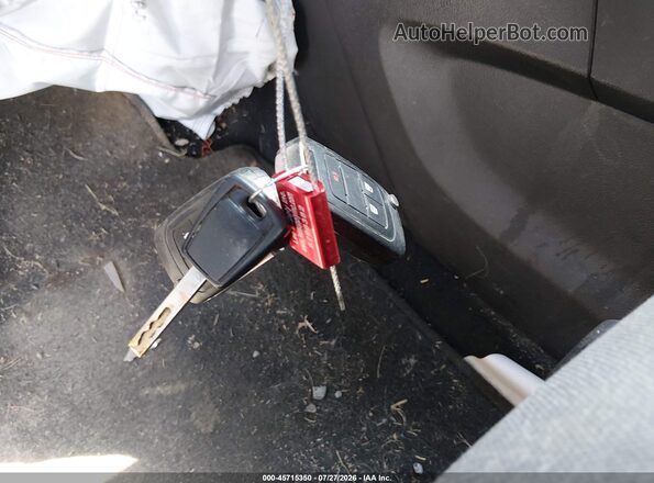 KL7CJKSB6JB548074 2018 CHEVROLET TRAX Серебряный Вид панели приборов