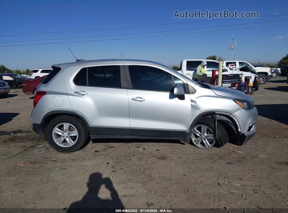KL7CJKSB6LB338786 2020 CHEVROLET TRAX Silver Widok wnętrza z tyłu