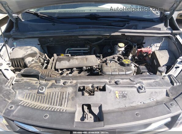 KL7CJKSB8LB039607 2020 CHEVROLET TRAX Silver Widok z tyłu