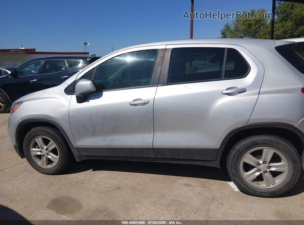 KL7CJKSB8LB039607 2020 CHEVROLET TRAX Silver Widok wnętrza 360 stopni