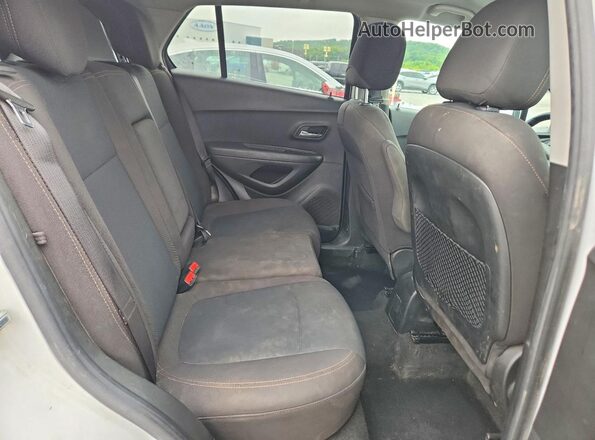 KL7CJKSB8LB064328 2020 CHEVROLET TRAX Белый Вид задних сидений
