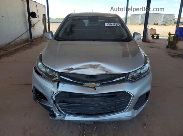KL7CJKSB9LB319214 2020 CHEVROLET TRAX Silver Widok z przodu