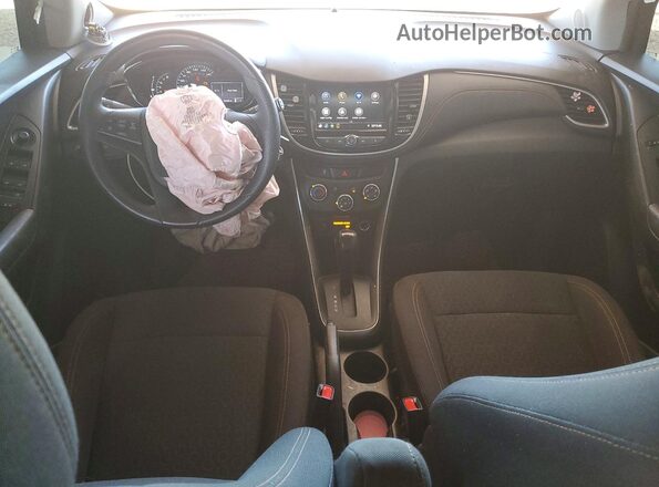 KL7CJKSB9LB319214 2020 CHEVROLET TRAX Silver Widok deski rozdzielczej