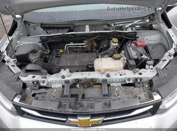 KL7CJKSB9LB326759 2020 CHEVROLET TRAX Серебряный Вид сзади