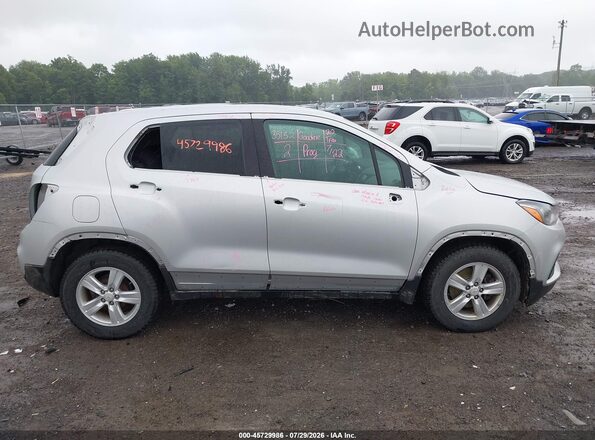 KL7CJKSB9LB326759 2020 CHEVROLET TRAX Серебряный Вид задней части салона